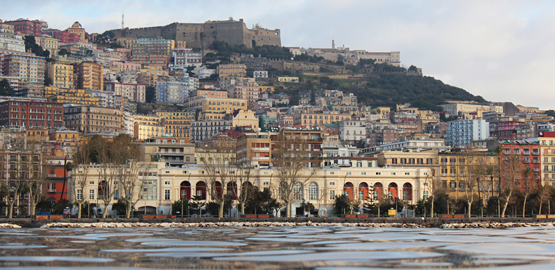 Foto della Stazione Zoologica di Napoli ripresa dal mare